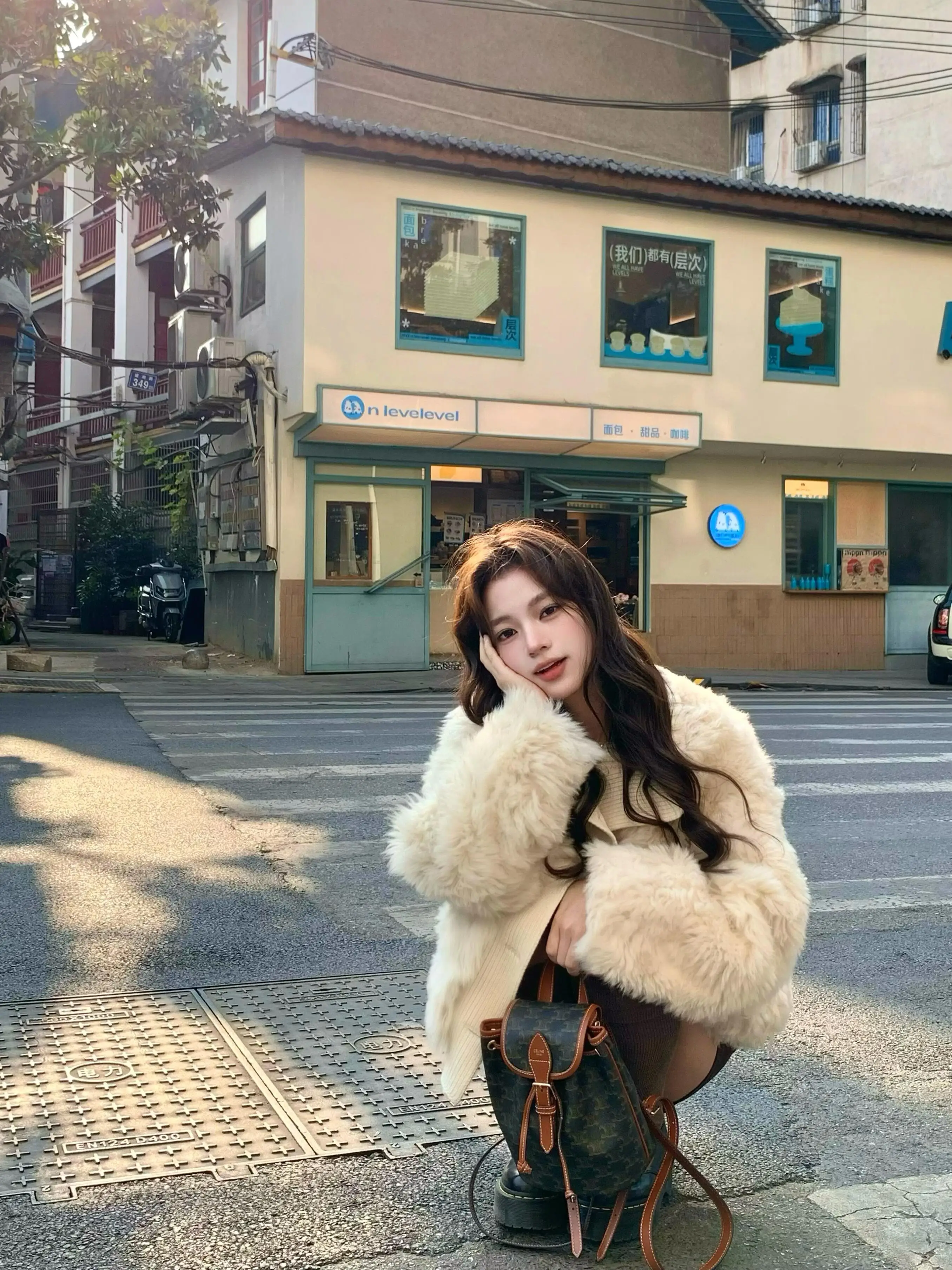 

Куртка из овечьей шерсти, женская куртка красного цвета с принтом, малиновый оттенок, алый оттенок, вешневый пигмент, ягодный тон, коралловый прилив, лосось