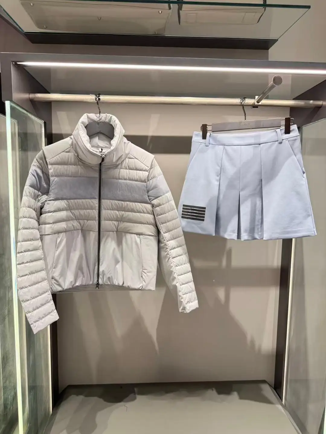 2026 New Women Stand Collar Short Golf Down Jacket Windproof Warm Fashion Versatile Winter Golf Clothing Outerwear