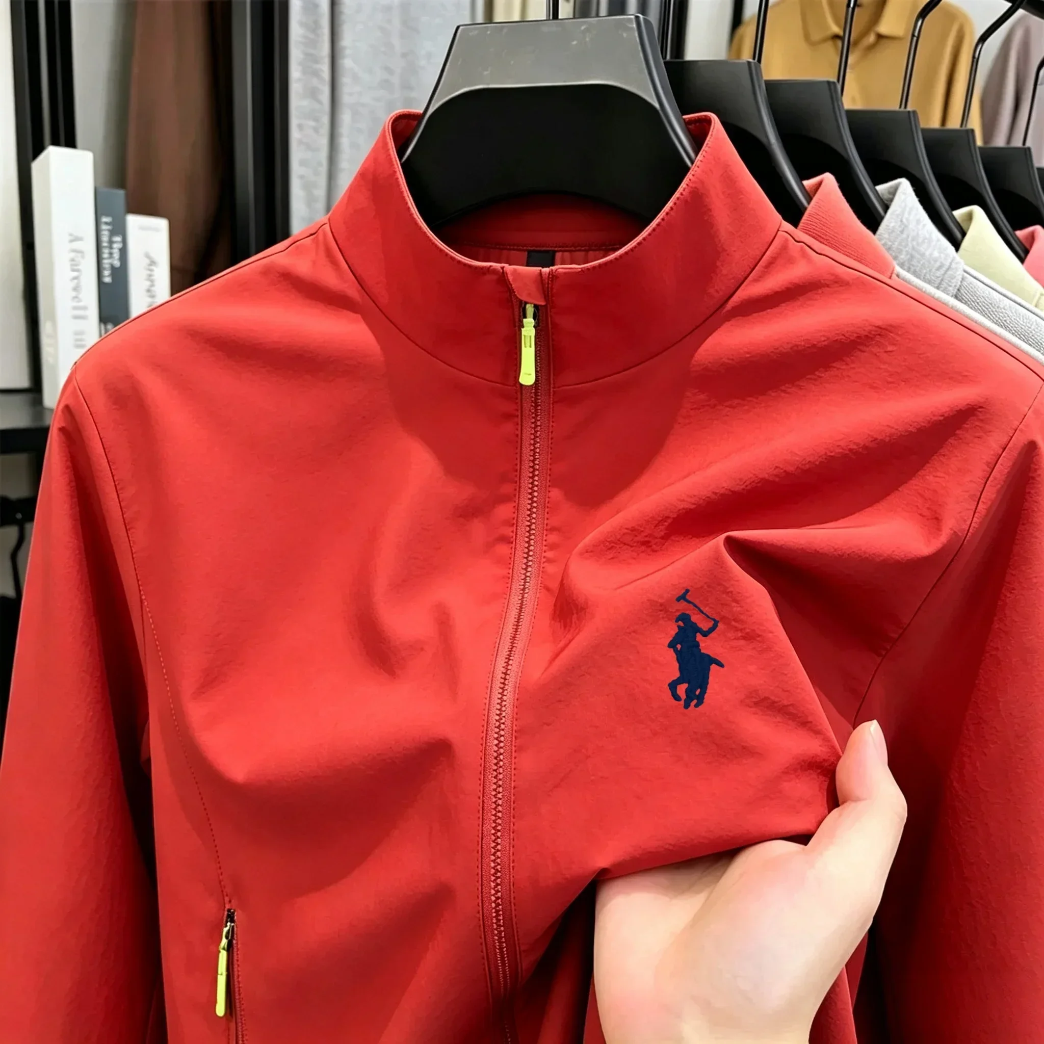 2026 neue High-End-Markenjacke für Damen und Herren mit langen Ärmeln und Reißverschluss, Herbstmode, exquisite Stickerei, wasserdicht, strapazierfähig. – Detail 10