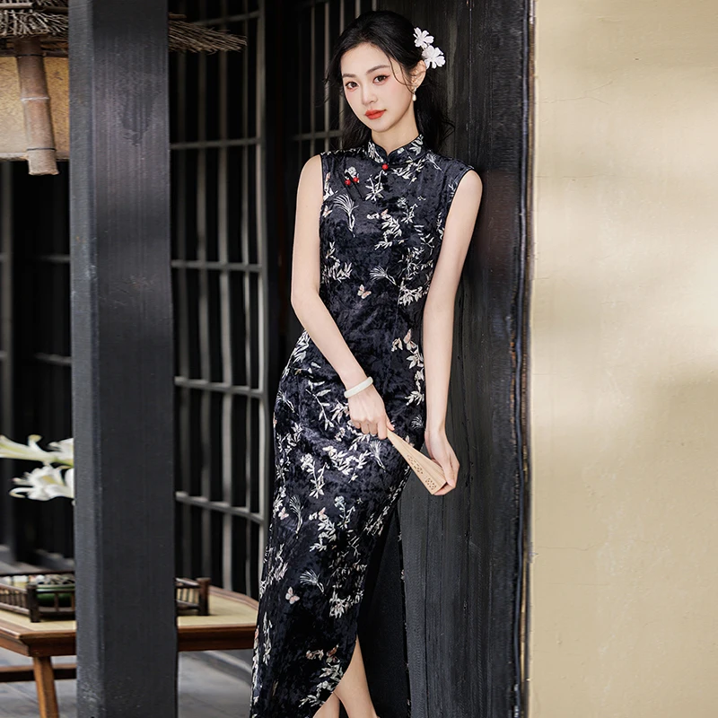 Women's Retro New Chinese Style Printed Velvet Cheongsam, Modified Long Qipao with Slit, Slim Fit Sleeveless Maxi Dress