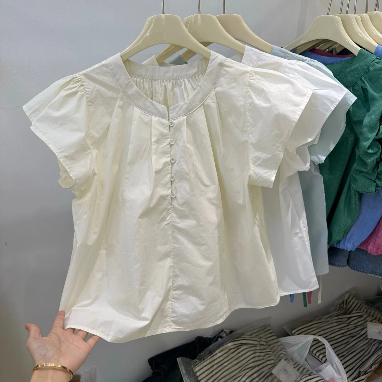 

Мужская летняя футболка Chic Pure Desire с плиссировкой, круглым вырезом и коротким рукавом, простой дизайн, антивозрастной эффект, с небольшими рукавами-крылышками