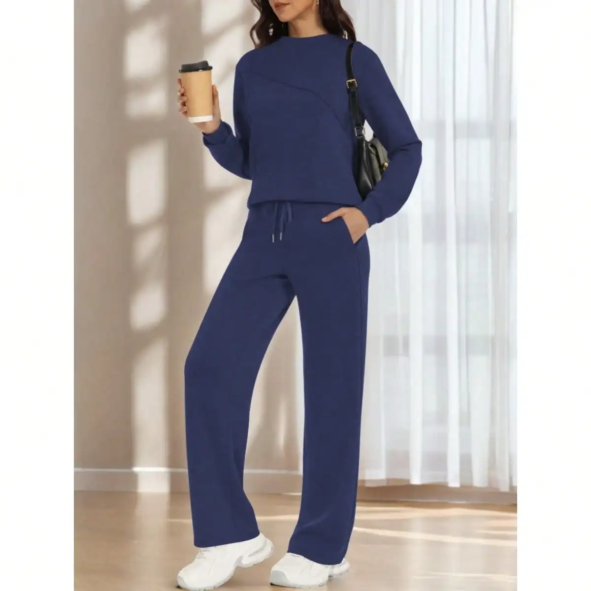 

Женский уютный комплект из 2 предметов: свитшот с вырезом-лодочкой и мягкие джоггеры для дома, офиса и путешествий