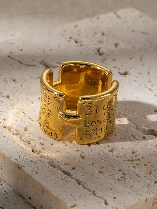 

JINYVE Vintage Stainless Steel Wrap Ring For Men And Women's Fashion Jewelry 14K Gold Plated Engraved Ring Daliy Wear