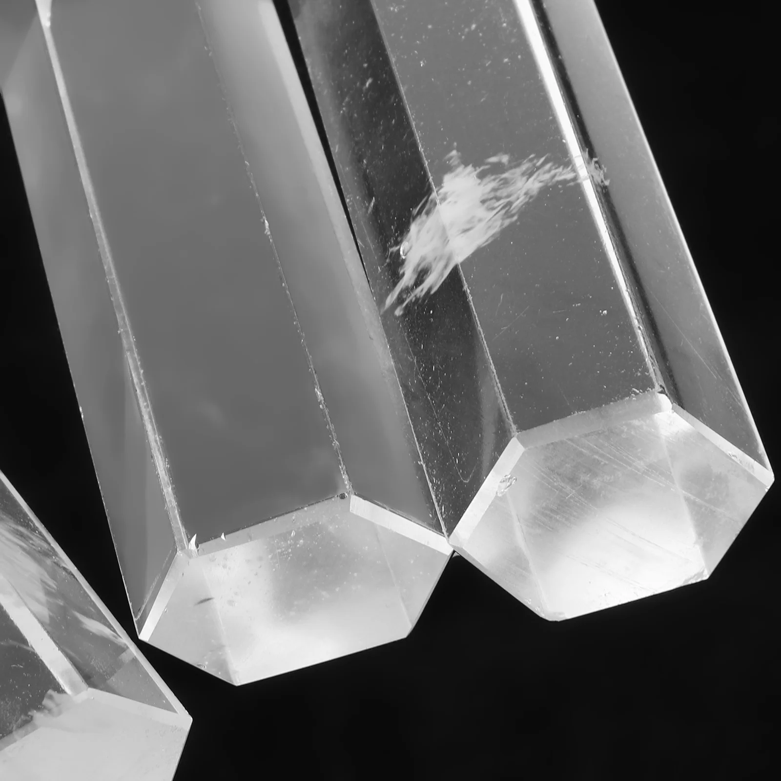 

3Pcs Natural Hexagonal Crystal Stone Meditation Tower Decorative Column for Home Office Desk Accessories Gift Collection