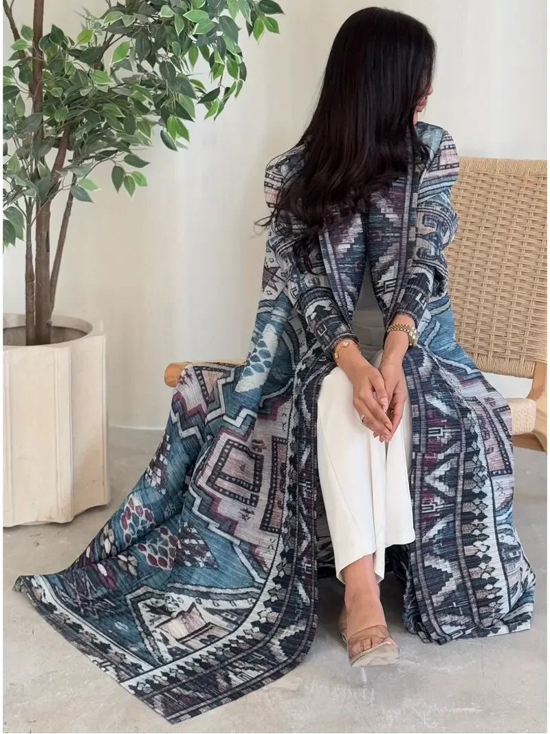 Pleated long coat, Middle Eastern Abaya robe, geometric print women's cape, customizable and wholesale available.