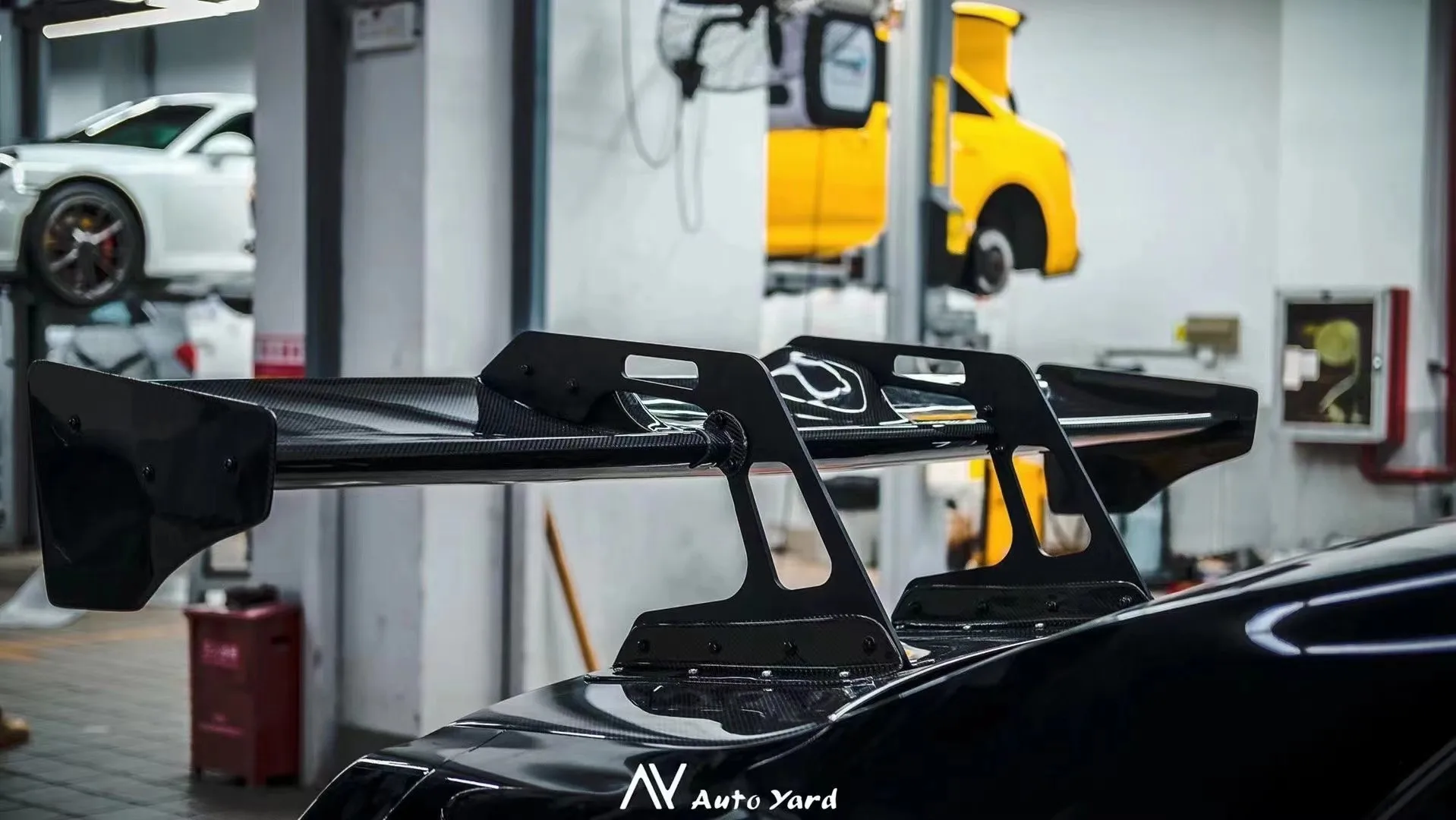 

suitable for Nissan GTR Carbon Fiber Spoiler Upgraded LB Style