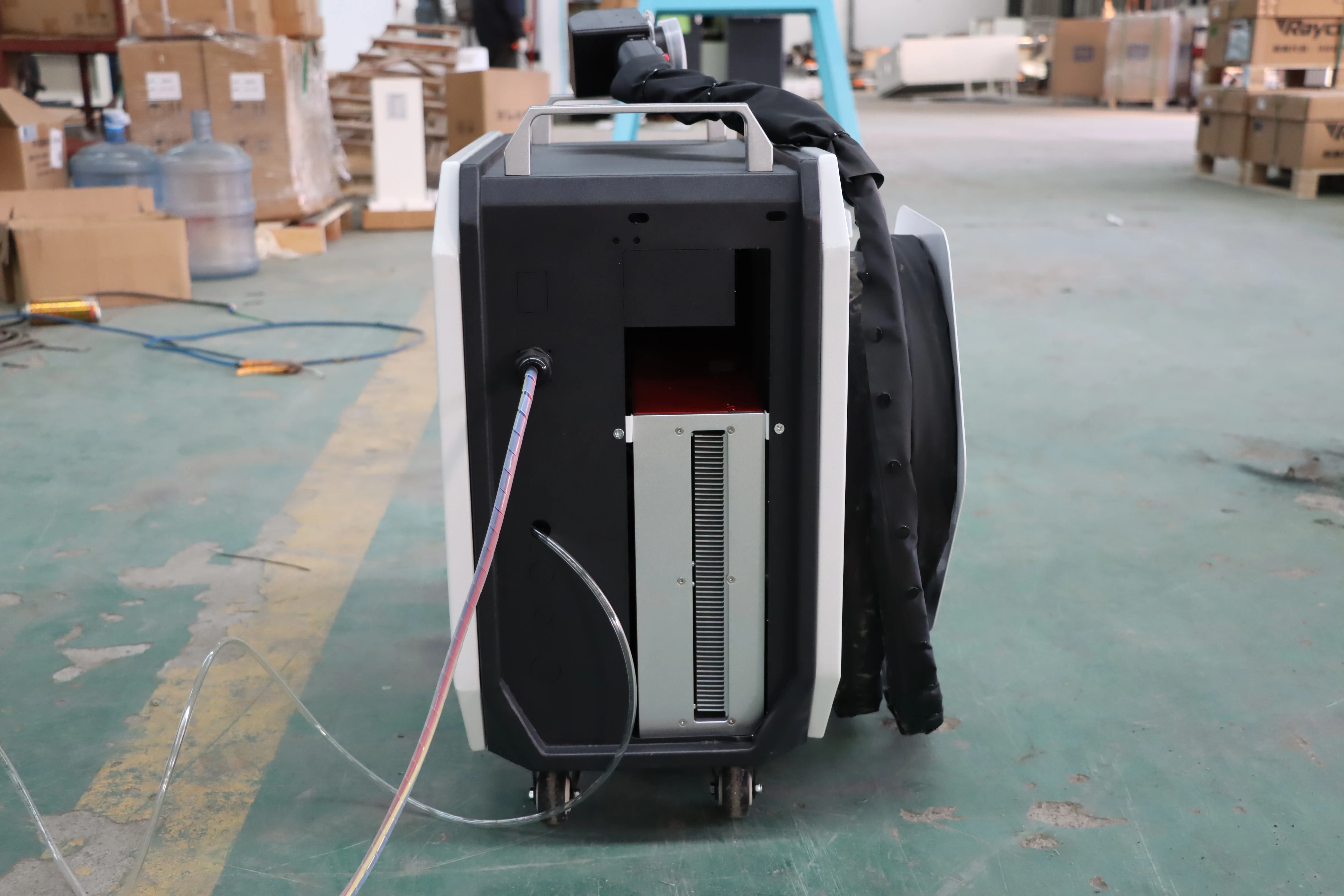 Explosive New Products Portable Pulse Laser Cleaning Machine 100-300W For Mould Metal Surface Paint Rust Remover