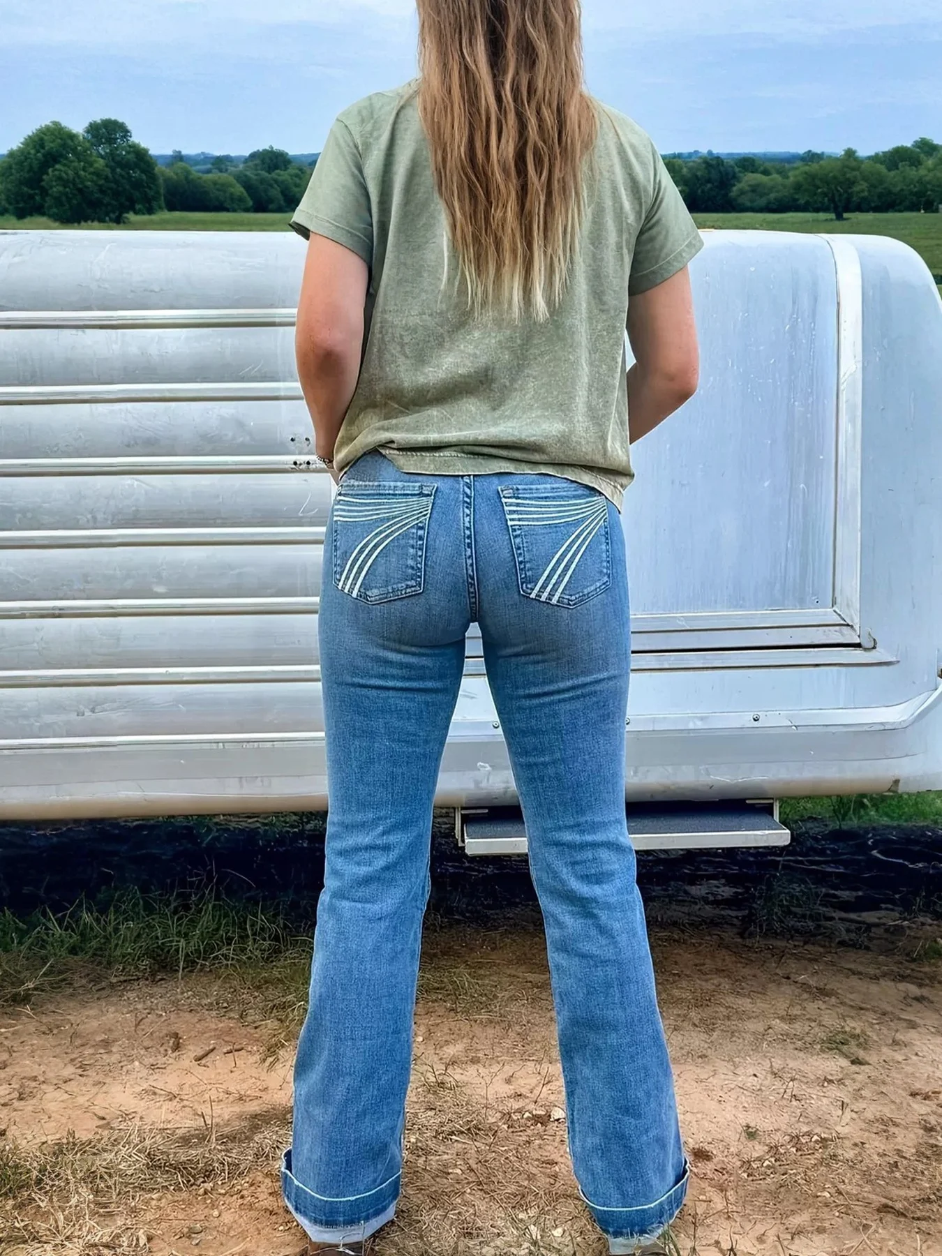 Women's Summer High-Waist Elastic Band Pocket Embroidered Flare Jeans, High-Quality Basic Blue Denim, Machine Washable, Suitable for Daily Wear