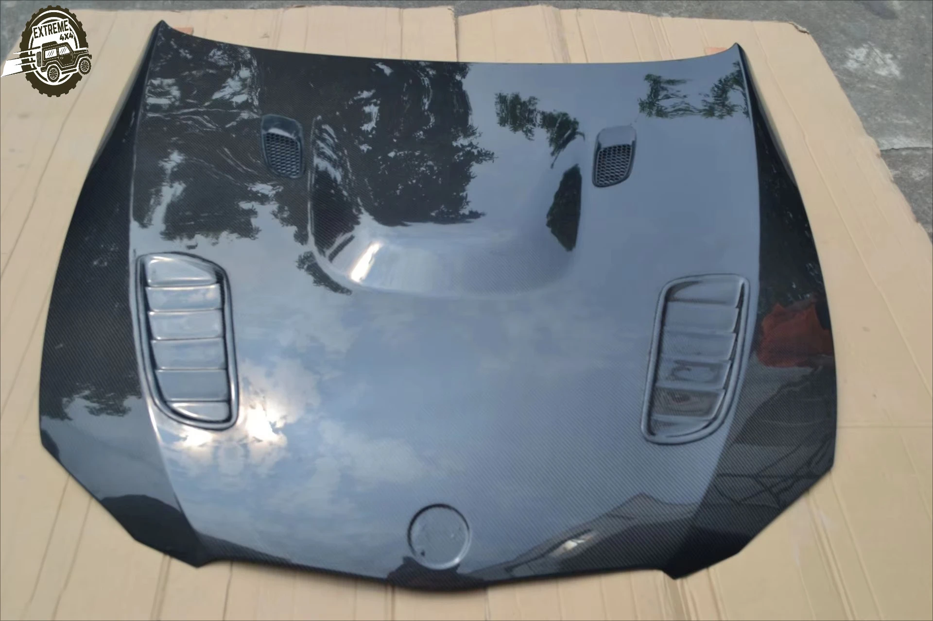 

Mass Manufacturing Automotive Parts 3K Carbon Fiber Engine Hoods High Strength Carbon Fiber Car Hood for bmw E90 E92 M3 Gts Tw