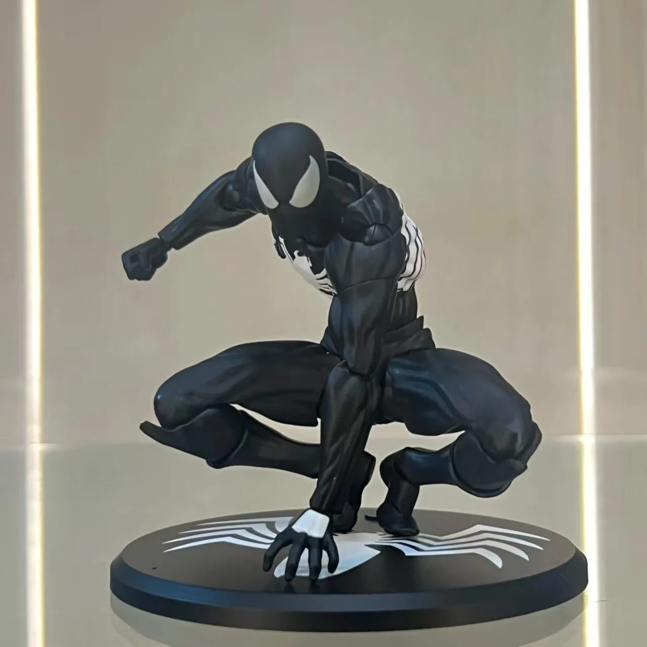 Anime Action Figure Joint Mobile Doll Mess Toys Black Neighbor Symbiotic Spider Man Venom Battle Suit Model Ornament Collection