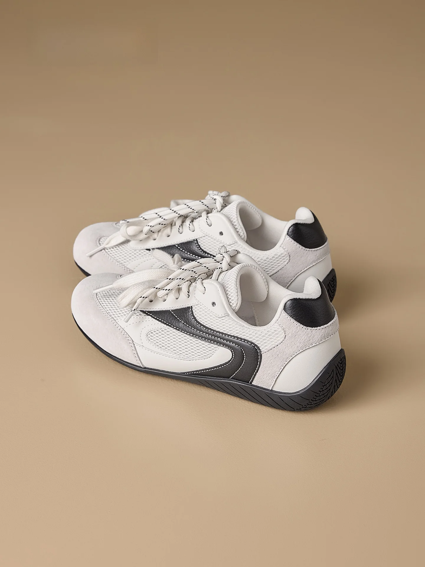 chaussures-elegantes-dequn-pour-femmes-nouvelle-collection-automne-2026-a-semelle-epaisse-et-haute-noires-style-ballerine-a-semelle-fine-pour-le-sport-et-la-course-decontractees