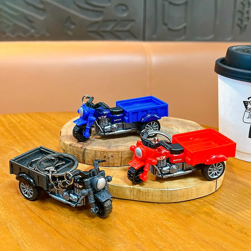 Simulation Pull Back Classic Tricycle Keychain Pendant Fun Decompression Kids Toy Bag Pendant Inertia Driving Tricycle Boy Gift