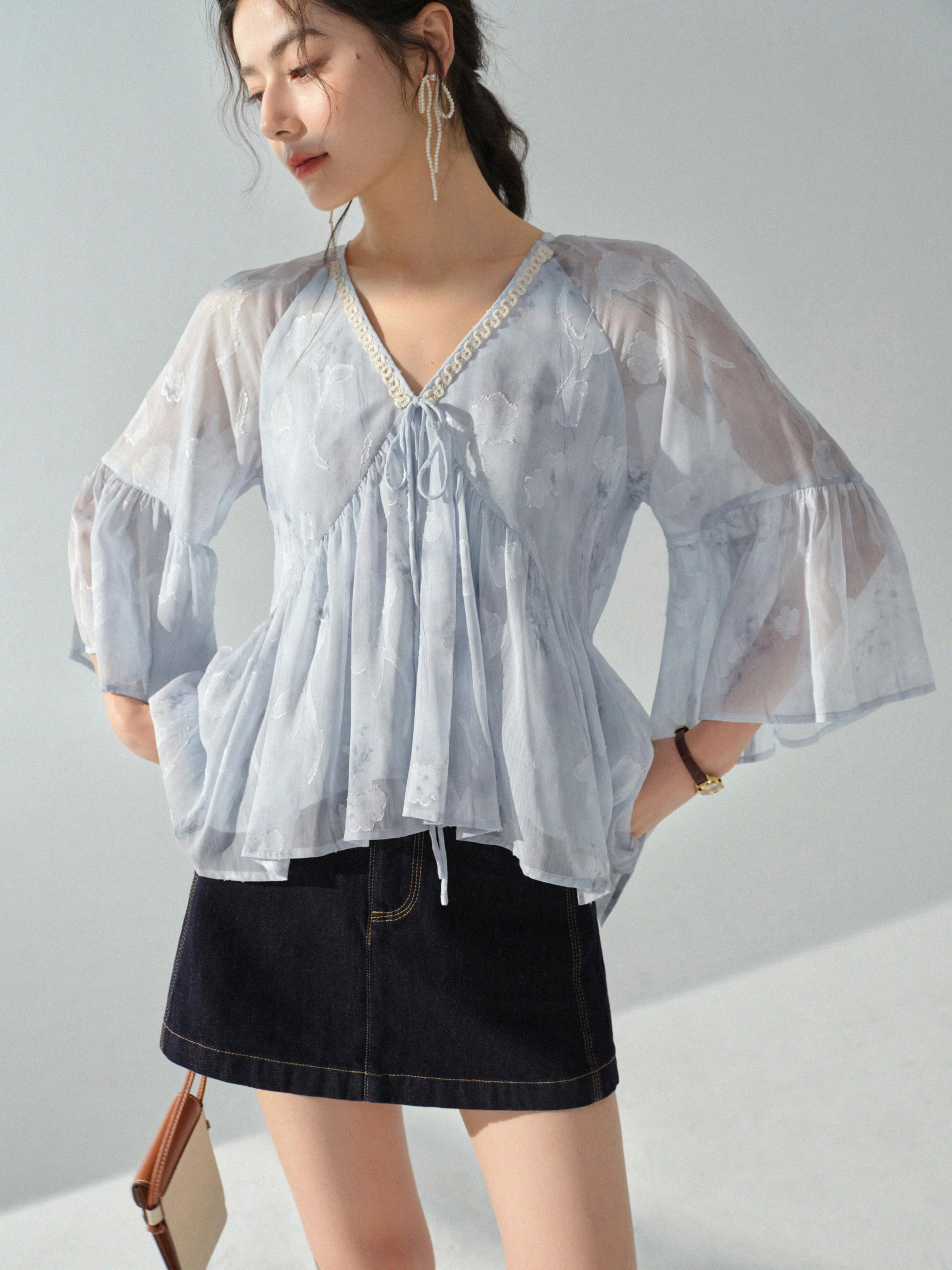 Blusa elegante con volantes y cuello en V, Top ligero de gasa con retazos, camisa informal holgada de manga larga para mujer, ropa diaria de otoño