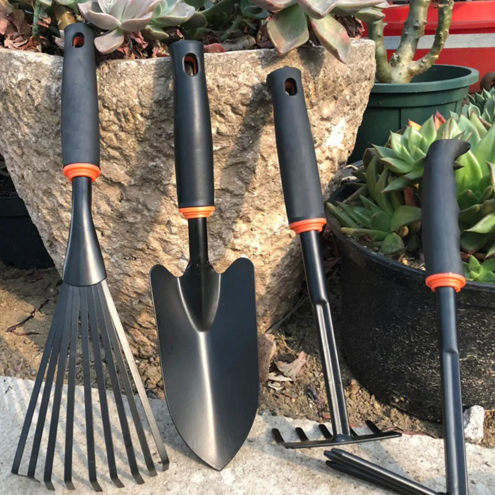 

Small Garden Rake Rubber Iron Durable Hand Tool Ergonomic Handle Leaf Rake Soil Spreading Gardening Tool Garden Rakes for Lawns