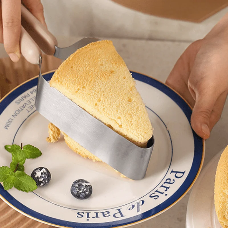 ​ ​ Professioneller Geburtstagskuchen-Schneider – mühelos geschnittene perfekte Keile für Weihnachtsfeiern – kommt mit einem Server für saubere Teilen ​