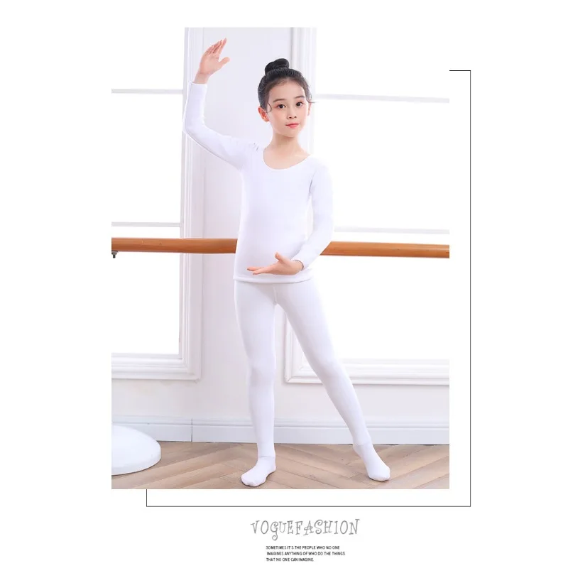 Camiseta ajustada blanca de color carne para niñas, ideal para danza y espectáculos infantiles.