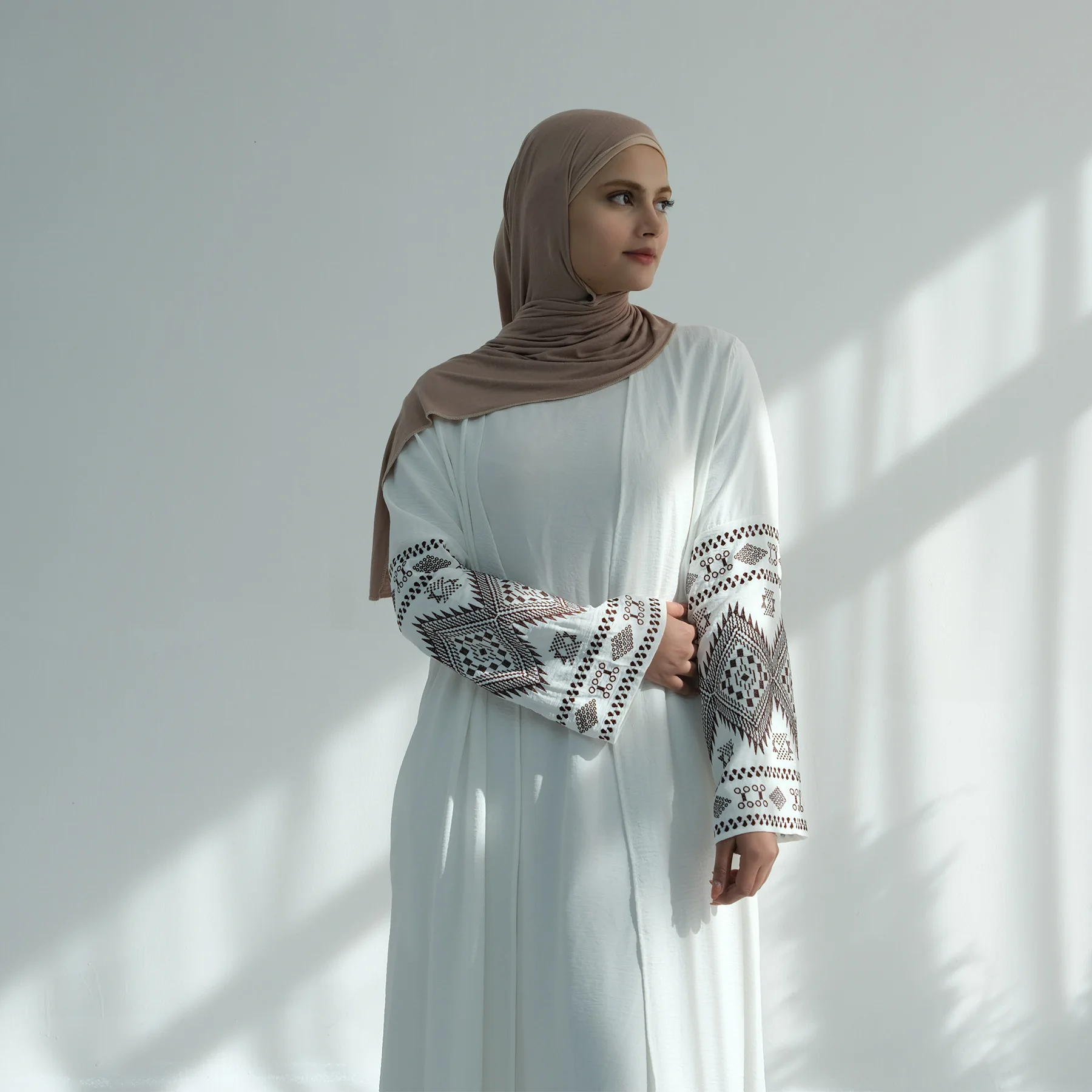 

Embroidery Abayas for Women Muslim Dress Eid Ramadan Dubai Open Abaya Turkey Kaftan Kebaya Kimono Cardigan Islam Jalabiya Robe