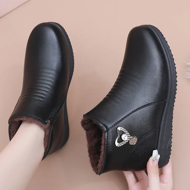 Winter Ankle Boots Fashion Women Leather Boots Plush Warm with Metal Mother Shoes Non-slip Short Boots Woman Botas De Mujer