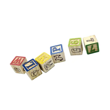 厚手のパターンの木製ブロック、アルファベット文字、数字、ペット用の教育玩具、オウム、ランダムパターン、8個