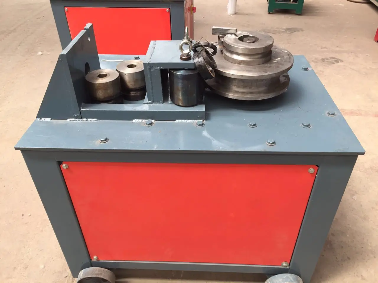 

Small Desktop Pipe Bending Machine CNC Electric Metal Pipe Bending Machine For Pipeline Transportation Industry