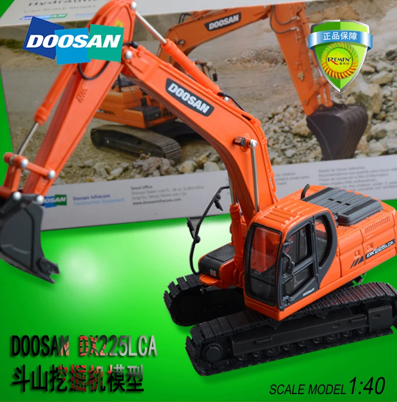 Hydraulic excavator model DOOSAN Daewoo DH220LC-9E DX225LCA alloy engineering vehicle 1/40 TOY