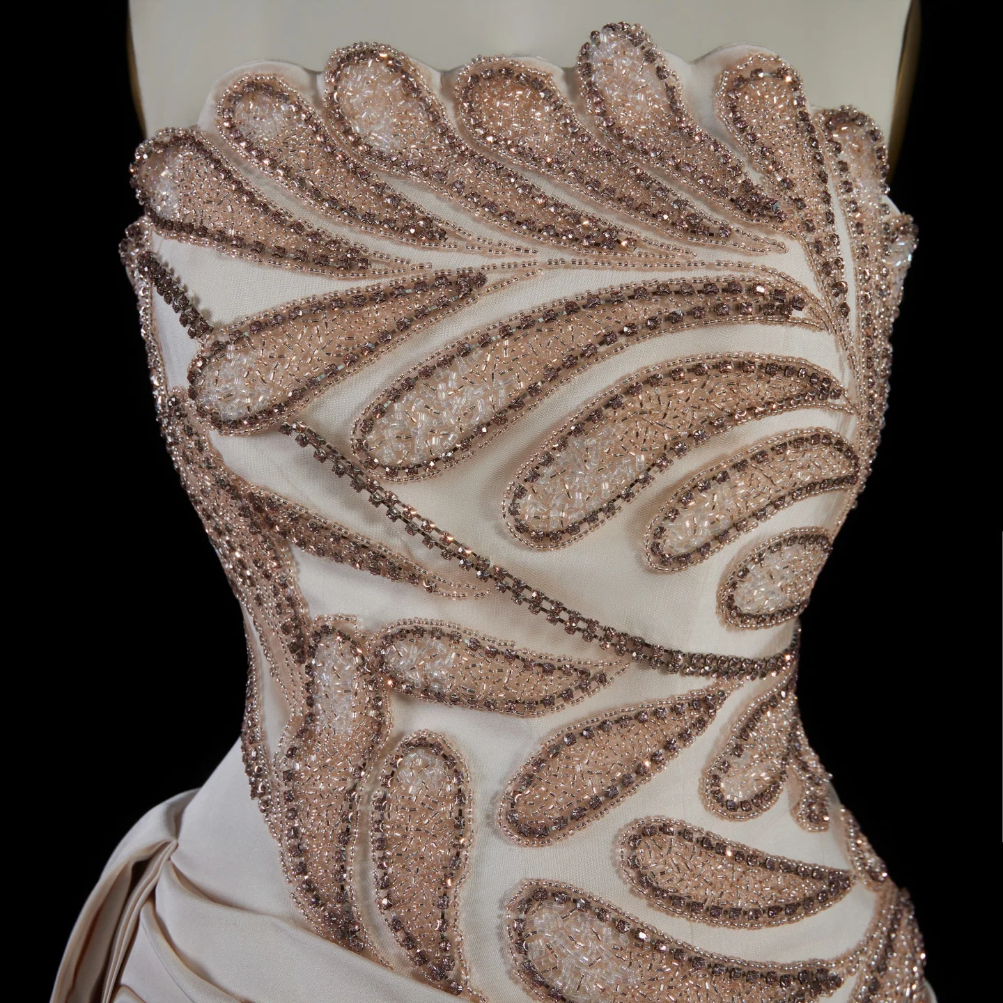 Sharon Said Elegantes Langes Formelles Abendkleid Luxuriöses Perlenbesetztes Plissiertes Damenkleid für Hochzeitsgäste Arabisches Kleid SS242 Maßanfertigung – Detail 14