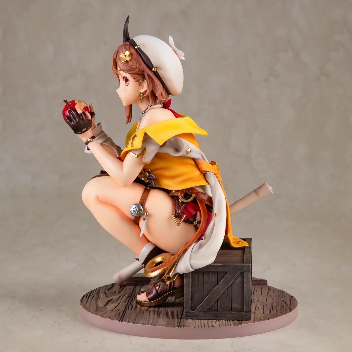 متوفر في المخزون ألعاب Koei Tecmo الأصلية المطلية مسبقًا KT Model+ Atelier Ryza 2 Ushinawareta Denshou To Himitsu No Yousei Reisalin Stout #3