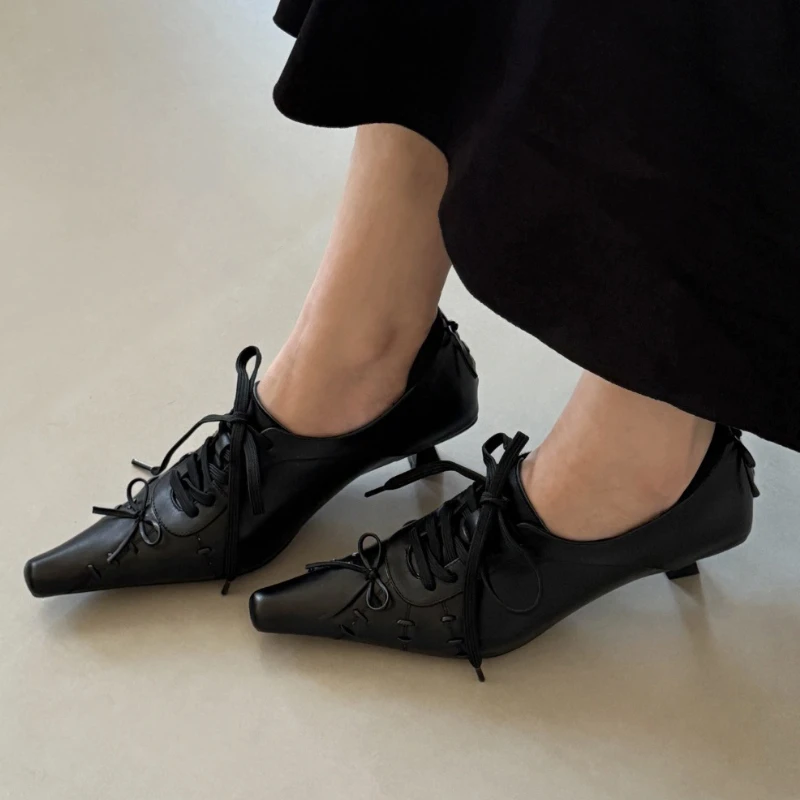 

Gothic Style Bowknot Fashion Leather Shoes Women Lace Up Elegant Office Shoes Female Low Heel Designr Shoes Pointed Toe Pumps