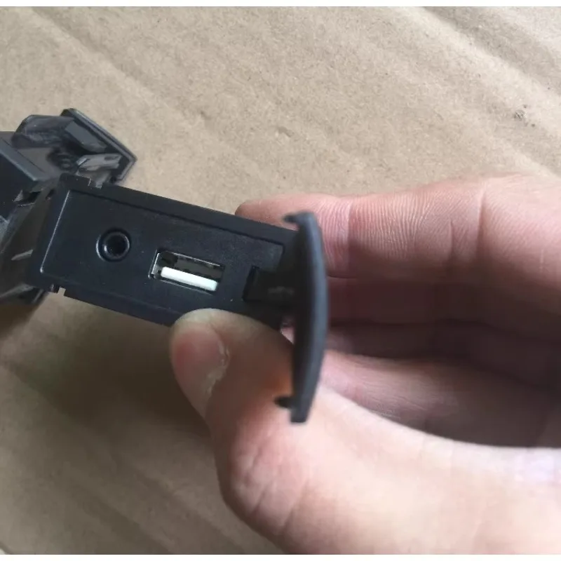 

1 шт. Оригинальный USB-блок управления для Great Wall Tengyi C30 2015 года