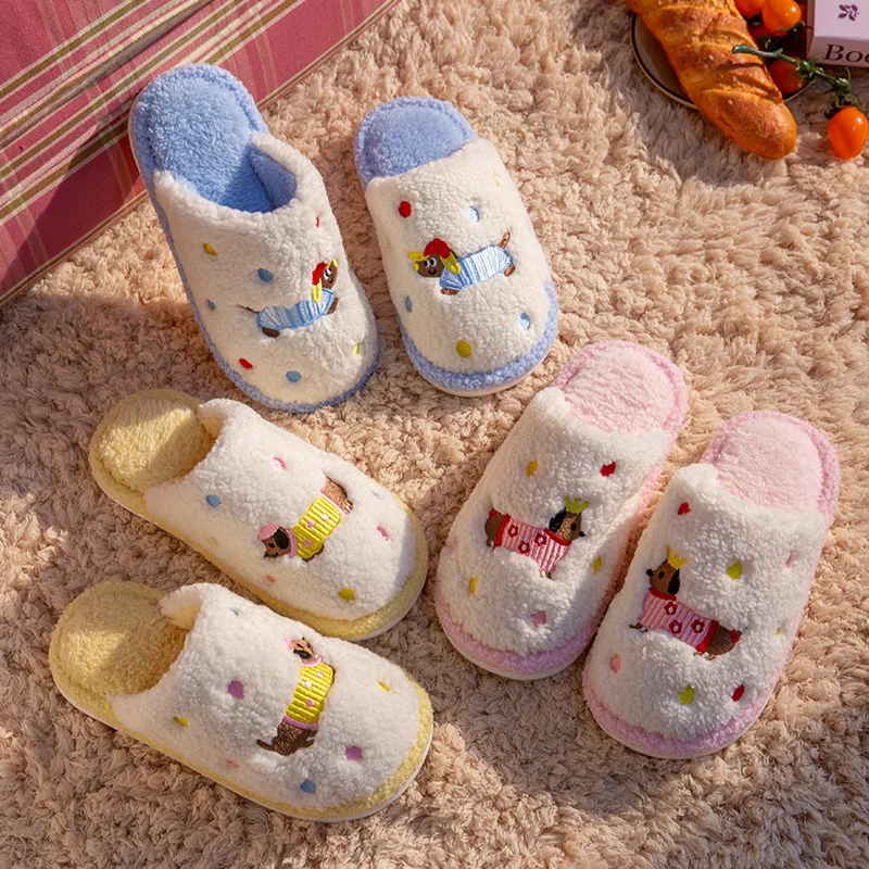 شباشب نسائية شتوية على شكل قلب لعام 2025 أحذية بنعل ناعم كتم الصوت أحذية داخلية مريحة ولطيفة صامتة لغرفة المعيشة #5