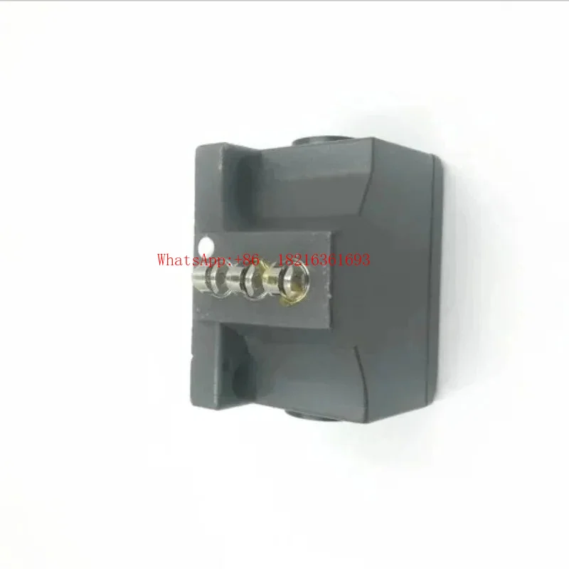 Limited Offer 2 Pieces BALLUFF BNS819-B02-d12-61-12-10-3B R12 B03 Travel Limit Switch
