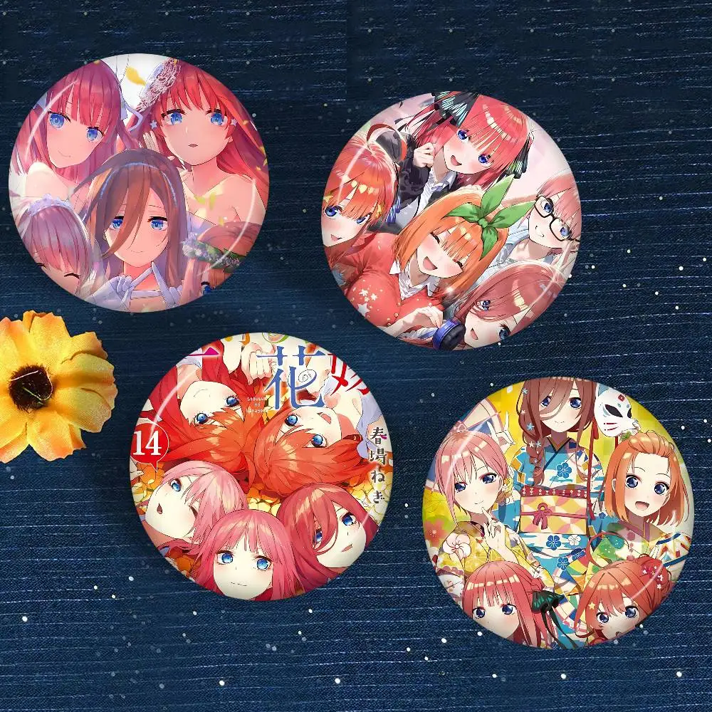 Забавные-значки-и-броши-из-серии-q-quintessential-q-quintuplets-anime-58-мм-милые-интересные-для-рюкзаков-одежды-в-качестве-подарка-и-аксессуара
