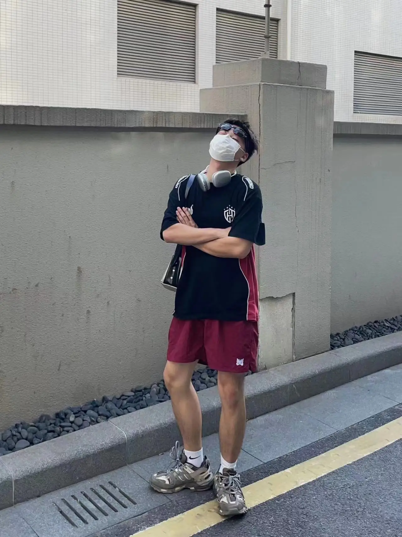 

Американские уличные брюки с вышивкой Qui Dry из нейлона, мужские летние повседневные свободные брюки длиной до колена с разрезом Four-Five