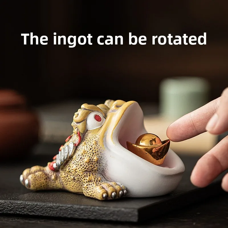 1pcs Lucky Toad Tea Pet with Gold Ingot Creative Tea Ceremony Accessory for Tea Lovers Home Decor