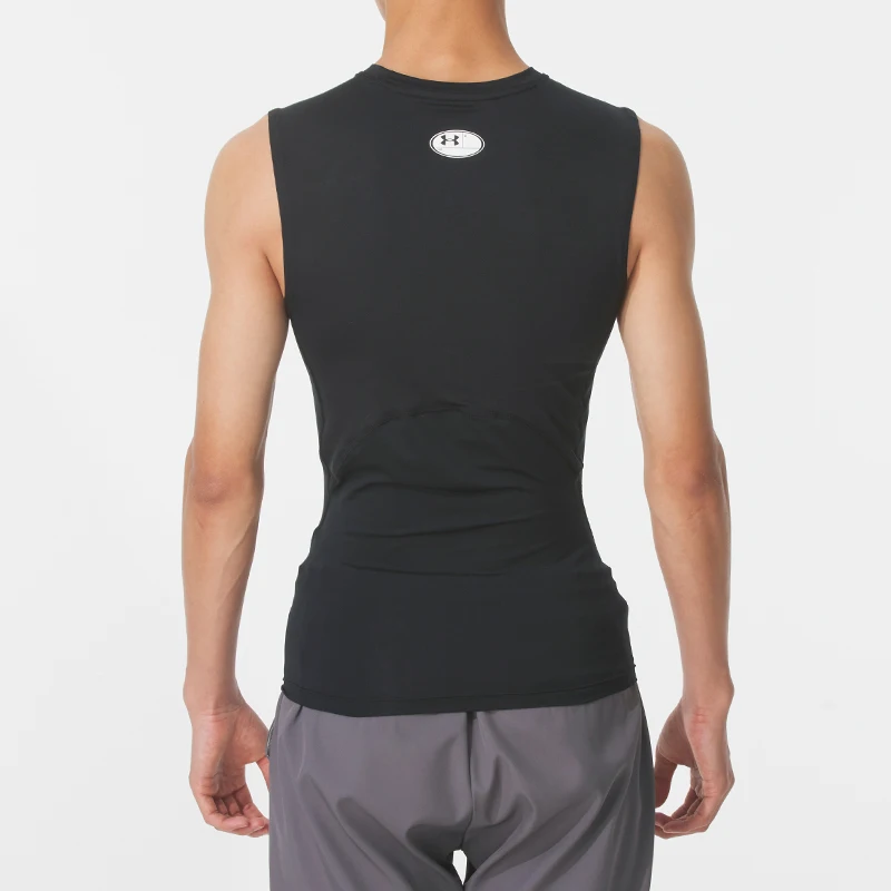 سترة رياضية للرجال من Under Armour للجري واللياقة البدنية وتدريبات كرة السلة بدون أكمام تي شيرت 1361522-001