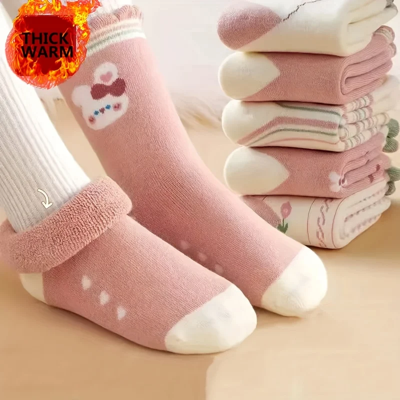 4 أزواج من الجوارب الدافئة السميكة للأطفال، جوارب حرارية مبطنة بالصوف الكرتوني اللطيف، جوارب شتوية مريحة لملابس الطقس البارد للأطفال