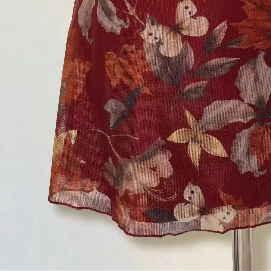 Women's Retro Maple Leaf Print Pleated Mini Dress Vintage Style Clothing Short Length A-Line Silhouette