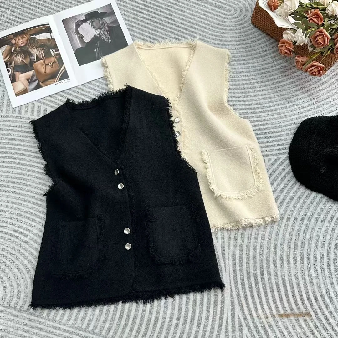 

3 colors 2025 CHIC V neck Tassel Burr Sleeveless Cardigan Women Single-Breasted Buttons Knitwear Vest Sweater Waistcoat Navy
