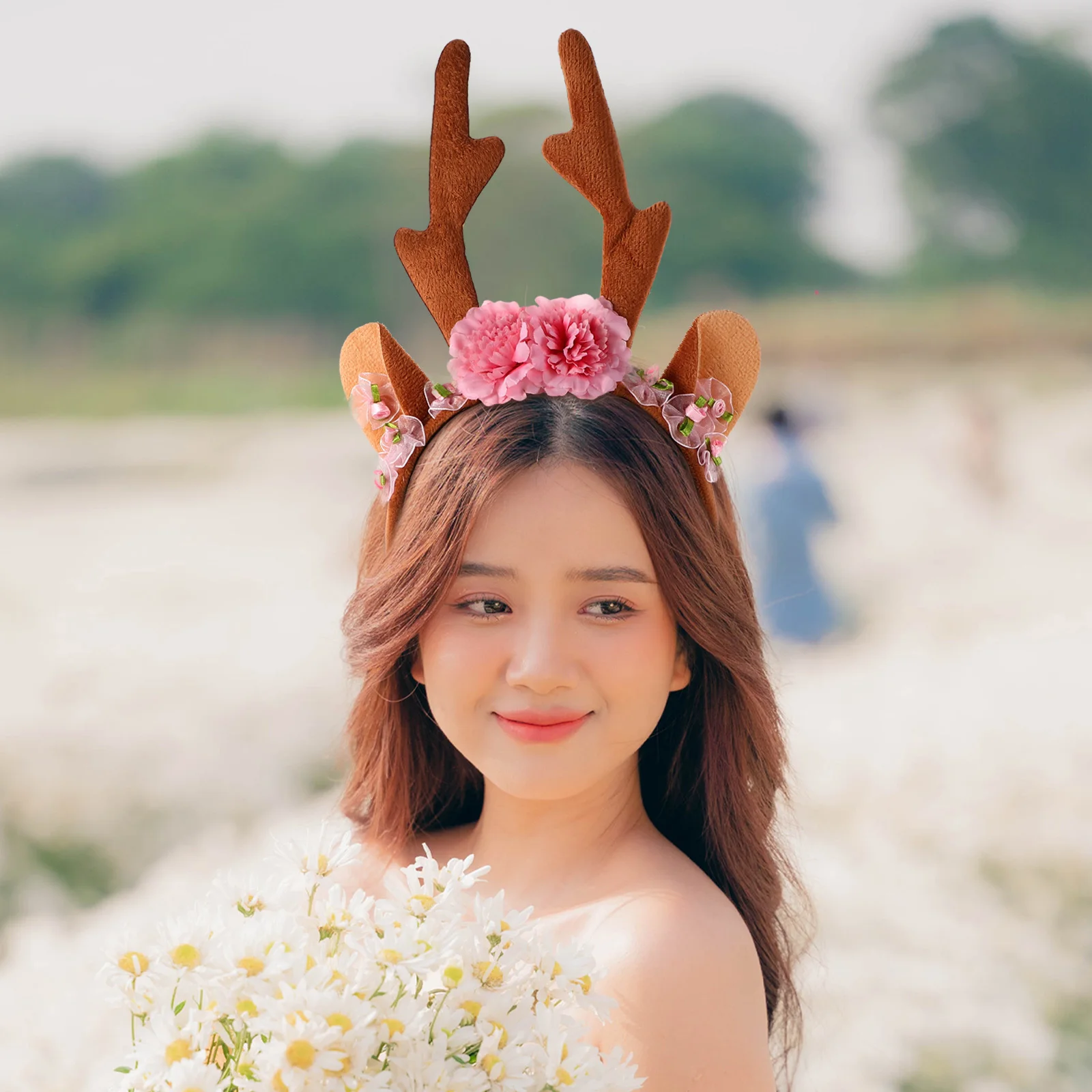 

Deer Antlers Headband for Adults with Realistic Design and Flowers - Christmas Halloween Reindeer-Themed Hair Ornaments