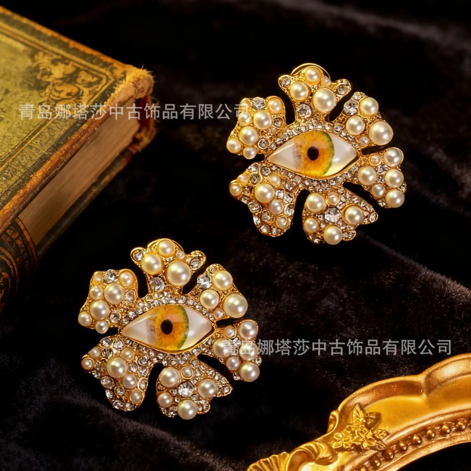 أقراط أوروبية وأمريكية عتيقة جديدة مع إبداع مبالغ فيه، وأقراط متوسطة الطراز، وأمريكية متخصصة