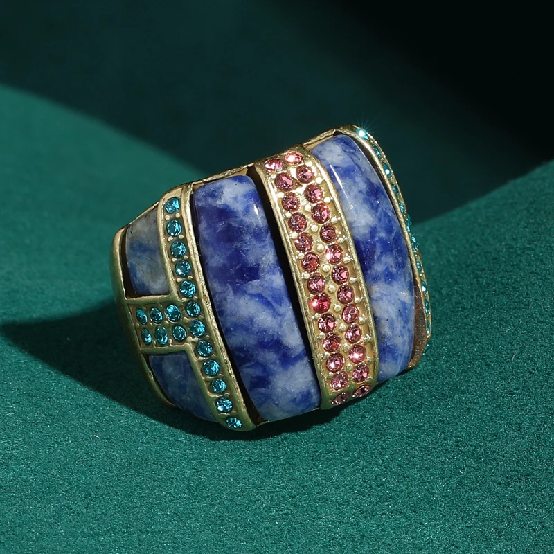 

Vintage Large Alien Natura Rings Pink And Blue Rhinestone Strip Designer Jewelry Palace Retro Style For Ladies Anniversary Gifts