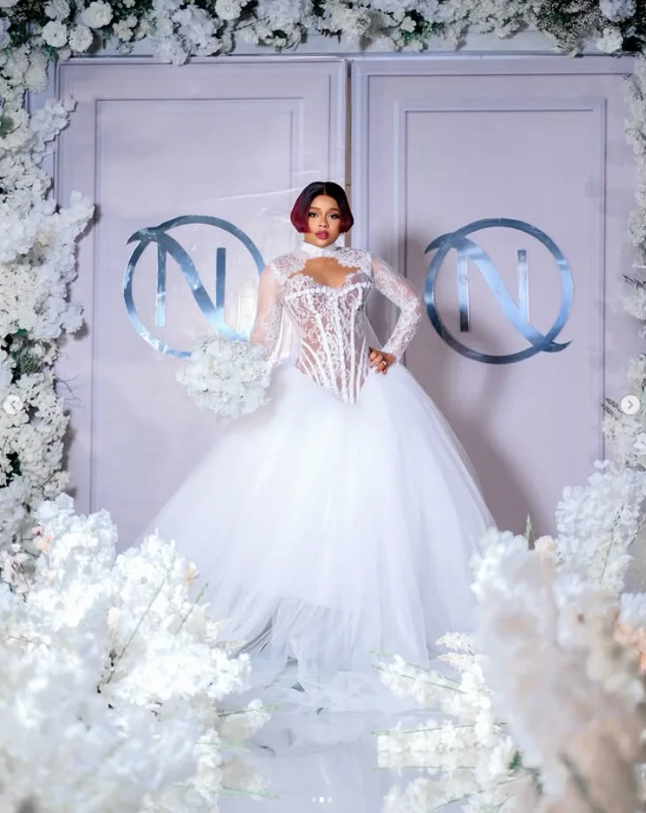 Classic Wedding Dresses High Neck Long Sleeve Puffy Skirt Tutu Lace Applique Corset Top Garden Bridal Gown Garment Customized