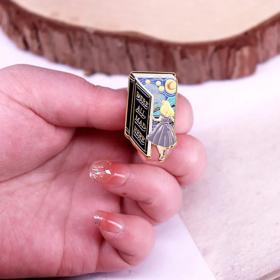 فنسنت فان جوخ ليلة مرصعة بالنجوم ودبوس أليس المينا شارة شخصية إبداعية