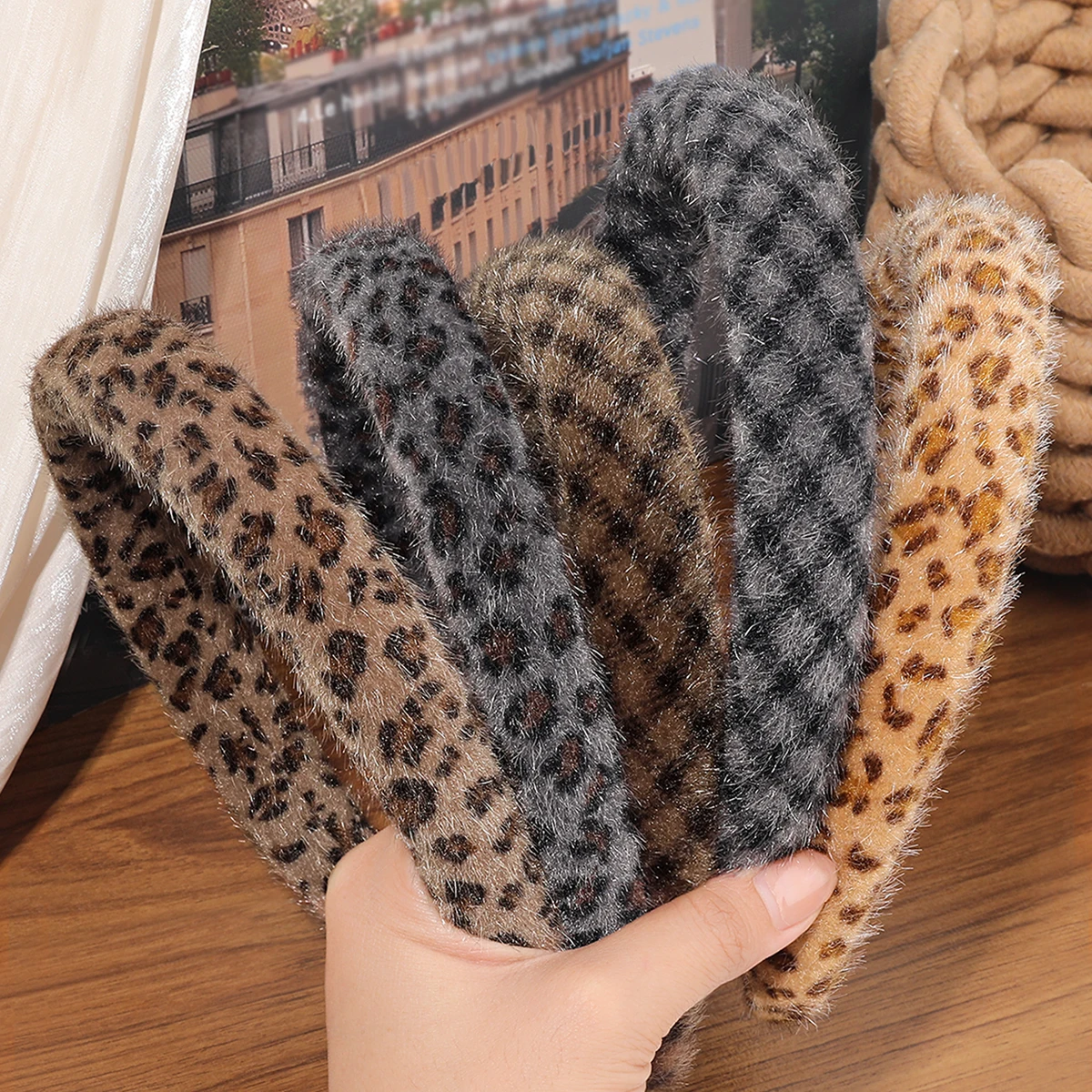 1 Pcs Leopard Print Headband for Women Girls,Fuzzy Plaid Headband,Cheetah Hairband Vintage Hair Accessories