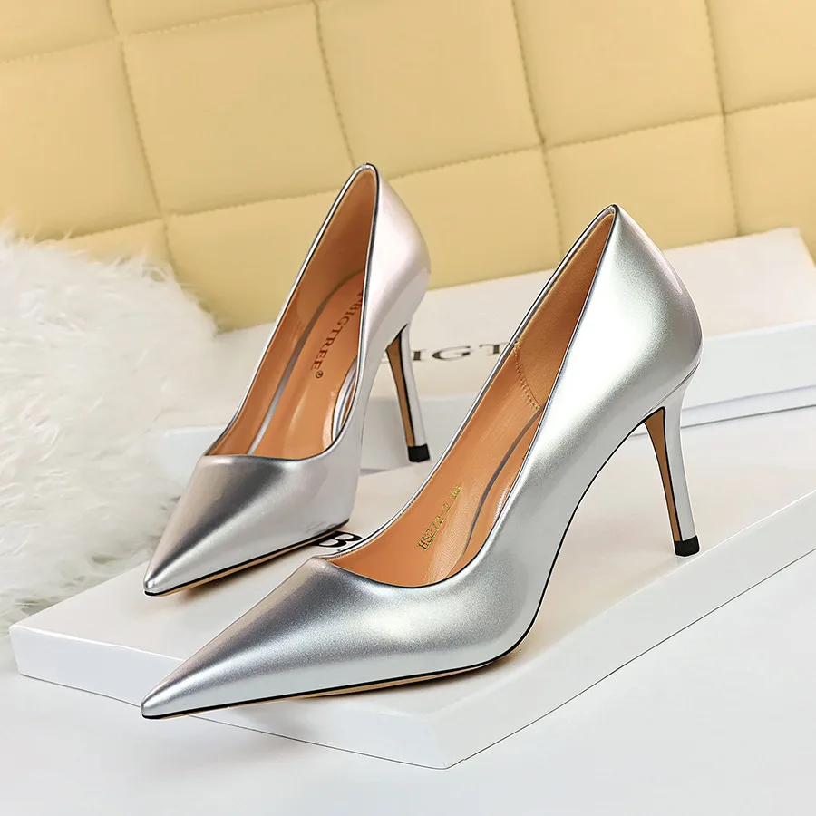 

Style Simple Shiny Lacquer Leather Shallow Mouth Pointed Head Sexy Slim Professional High Heel Shoes Wedding Shoe Women Pumps