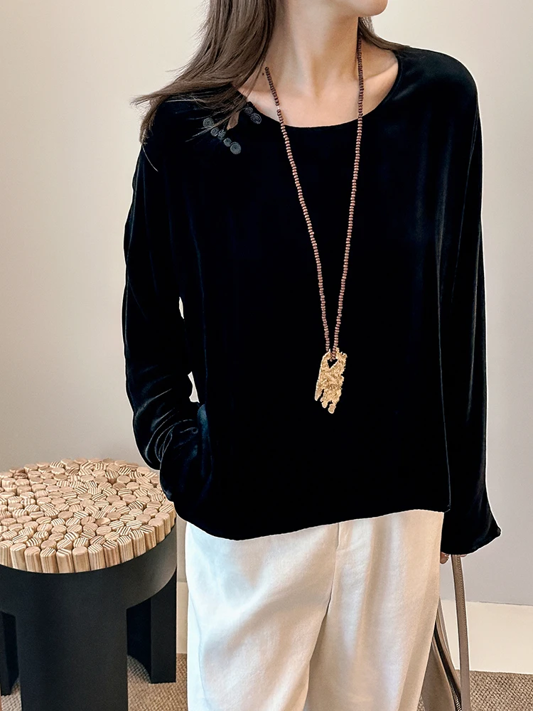 

Элегантная бархатная блузка с пуговицами ручной работы от плеча до плеча, подходит для свиданий и поездок на работу, нежная и дорогая.