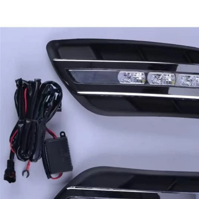 

SAAR Подходит для 550 Roewe 550 Специальные светодиодные дневные ходовые огни Модификация рамки противотуманных фар 0