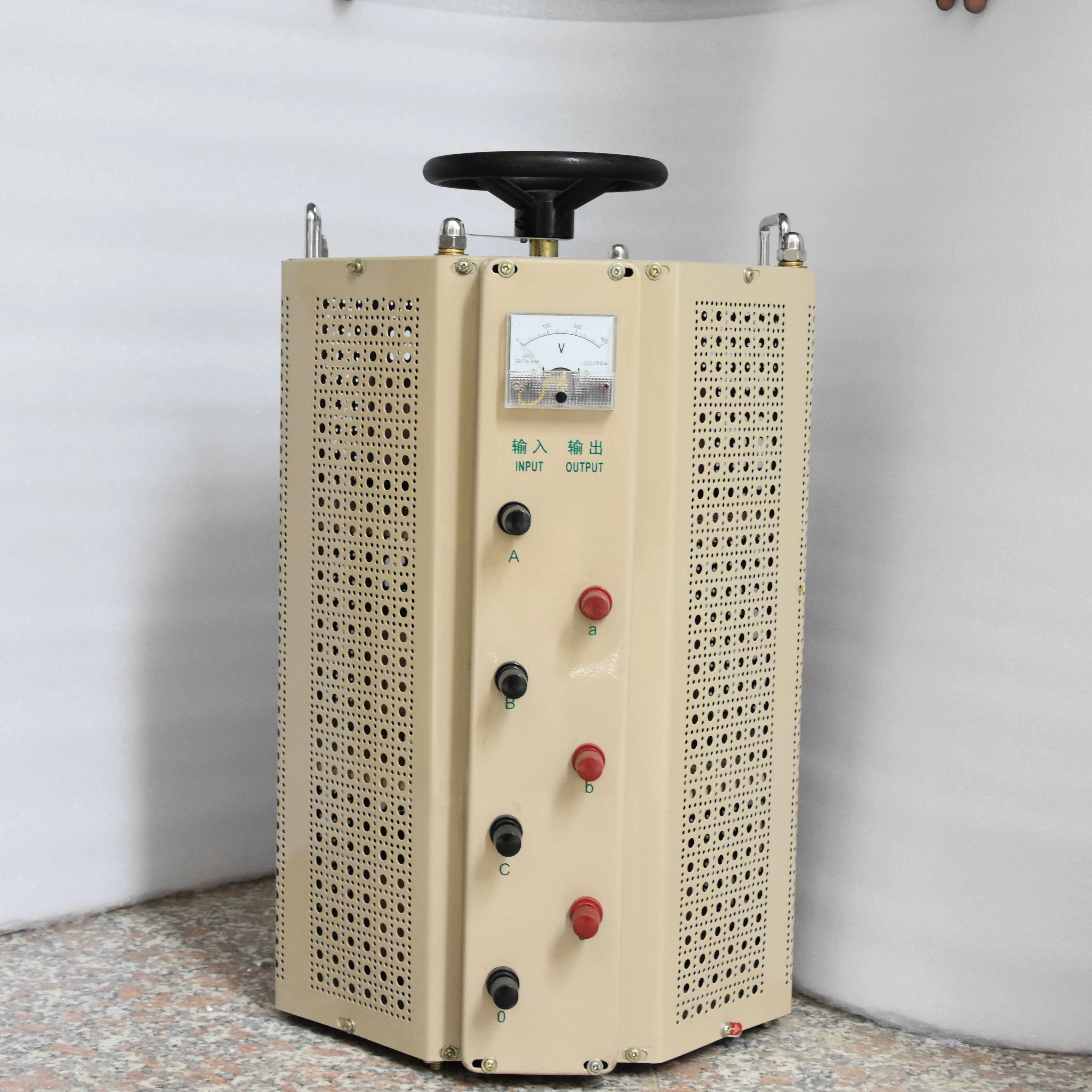Regulador de Voltaje Toroidal Variac Manual Ajustable de Tipo Contacto Autorefrigerado TSGC2J-6000VA/6000W con Salida de 0~430VAC
