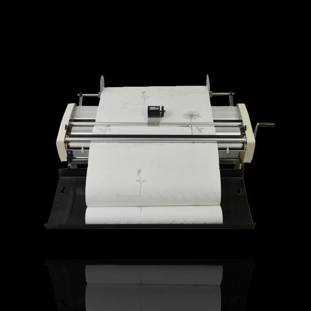 

New Hand Crank Wallpaper Brushing Machine Wallpaper Gluing Machine 530-720mm