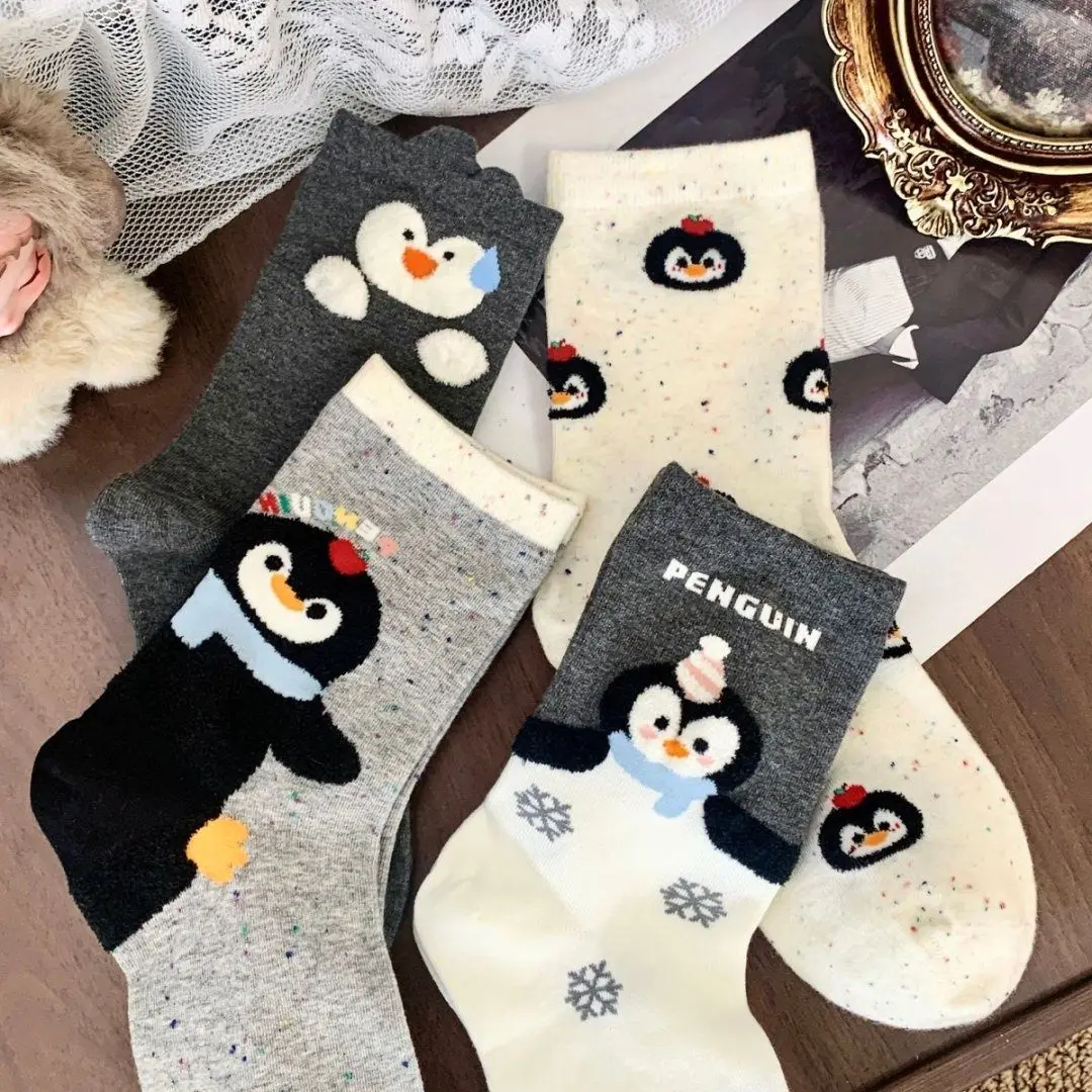 1Pair Four Season Women's Point Yarn Japanese Sweet And Cute Cartoon Penguin Pattern Versatile And Comfortable Mid-calf Socks